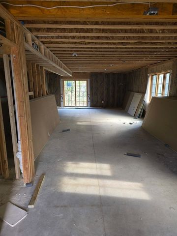 2643 N IL Route 178 Highway 10-4, Utica, IL 61373