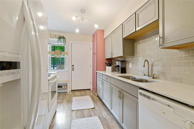 7707 Meadow Park Drive 112, Dallas, TX 75230