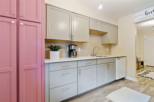 7707 Meadow Park Drive 112, Dallas, TX 75230