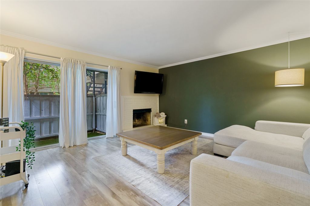 7707 Meadow Park Drive 112, Dallas, TX 75230