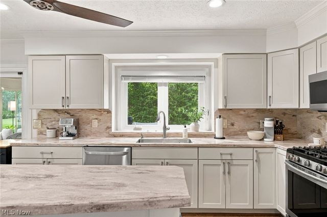 32253 Walker Road, Avon Lake, OH 44012
