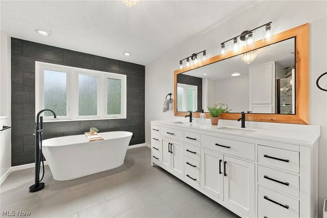 32253 Walker Road, Avon Lake, OH 44012