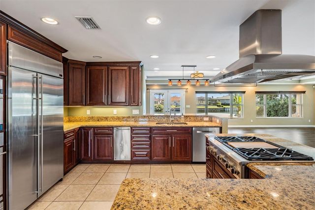 1926 MONTANA AVENUE NE, St Petersburg, FL 33703