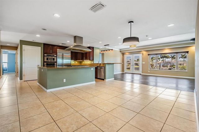 1926 MONTANA AVENUE NE, St Petersburg, FL 33703