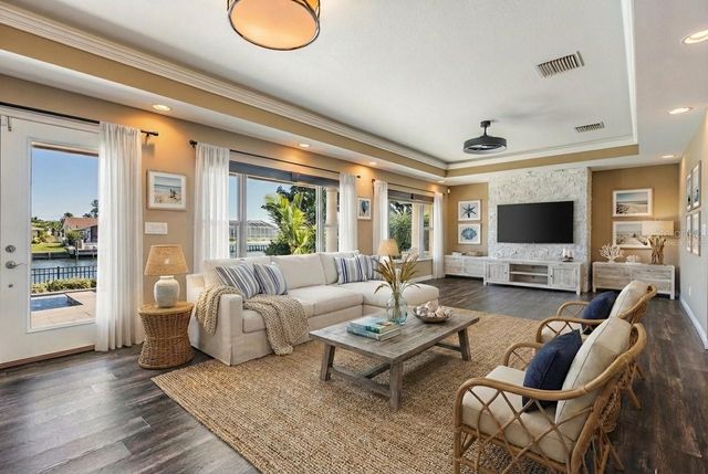 1926 MONTANA AVENUE NE, St Petersburg, FL 33703