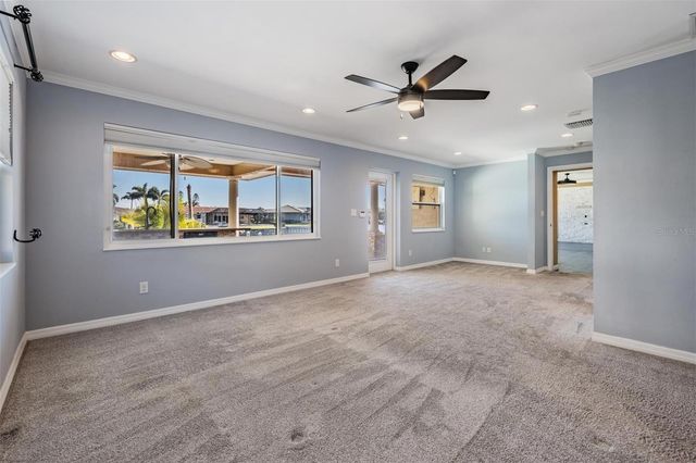 1926 MONTANA AVENUE NE, St Petersburg, FL 33703