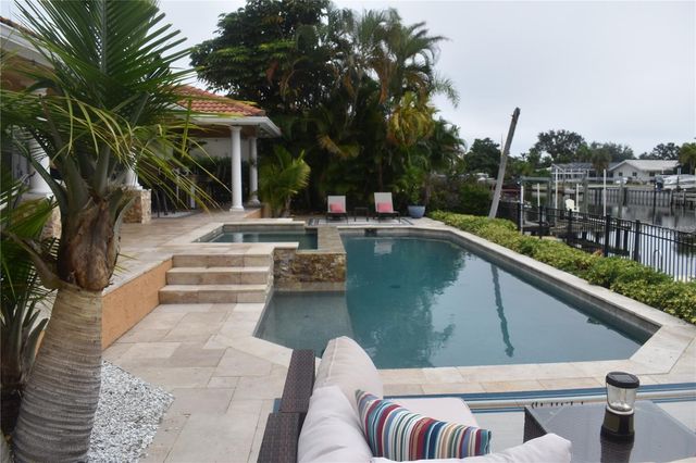 1926 MONTANA AVENUE NE, St Petersburg, FL 33703