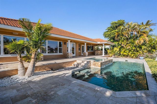 1926 MONTANA AVENUE NE, St Petersburg, FL 33703