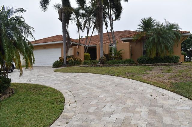 1926 MONTANA AVENUE NE, St Petersburg, FL 33703