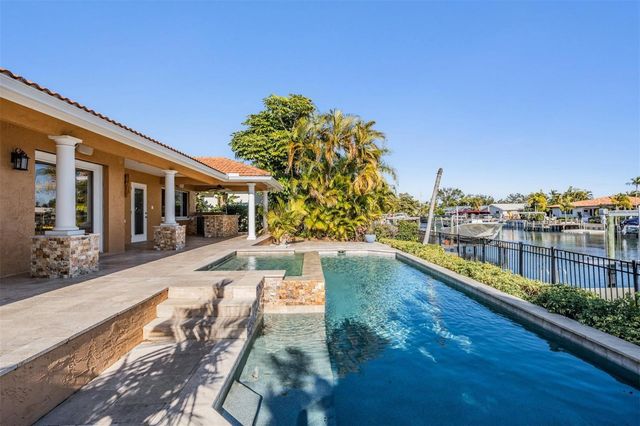 1926 MONTANA AVENUE NE, St Petersburg, FL 33703