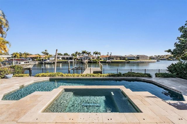 1926 MONTANA AVENUE NE, St Petersburg, FL 33703