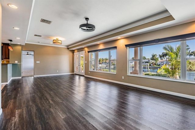 1926 MONTANA AVENUE NE, St Petersburg, FL 33703