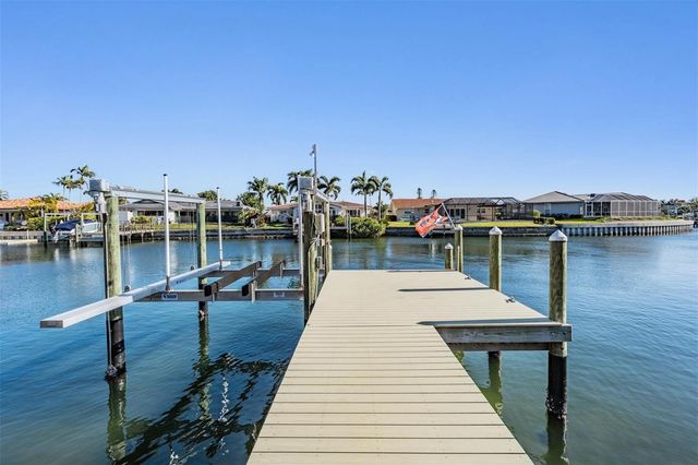 1926 MONTANA AVENUE NE, St Petersburg, FL 33703