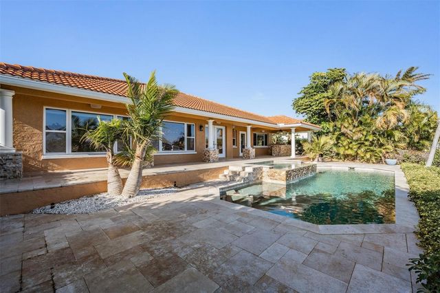 1926 MONTANA AVENUE NE, St Petersburg, FL 33703