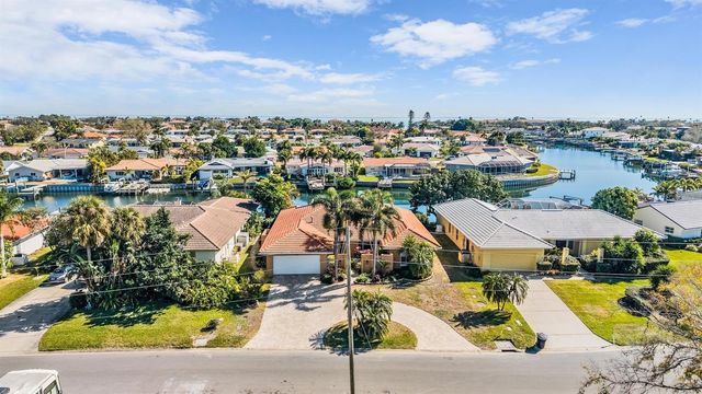 1926 MONTANA AVENUE NE, St Petersburg, FL 33703