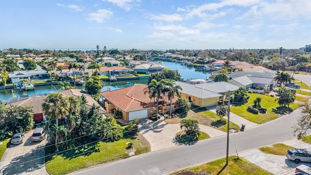 1926 MONTANA AVENUE NE, St Petersburg, FL 33703