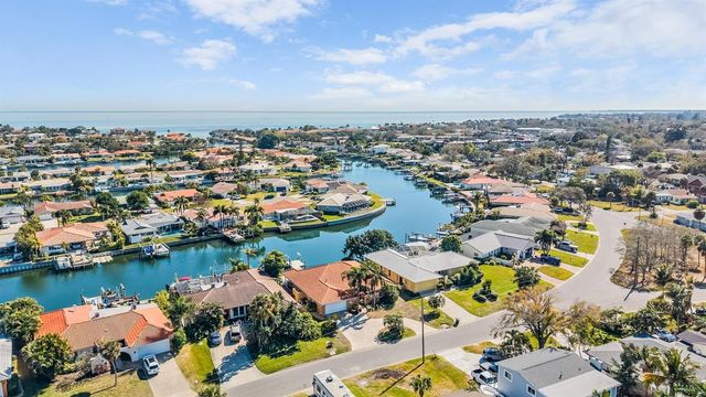 1926 MONTANA AVENUE NE, St Petersburg, FL 33703