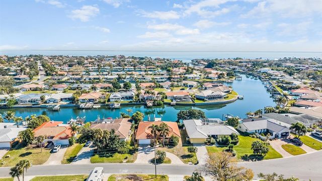 1926 MONTANA AVENUE NE, St Petersburg, FL 33703