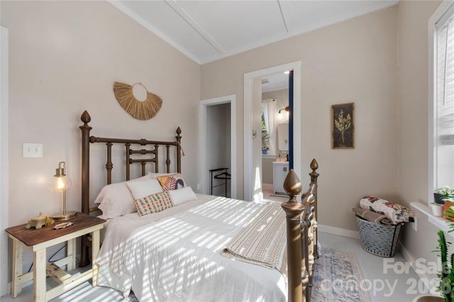 1552 Bear Creek Road, Leicester, NC 28748