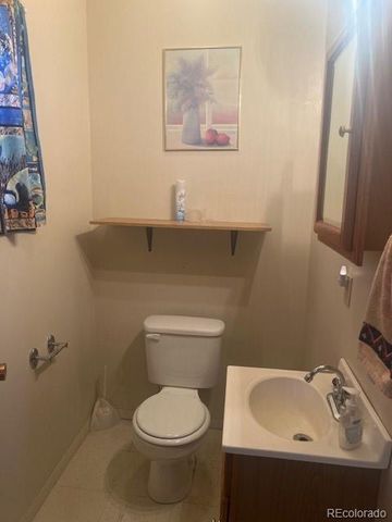 922 8th Street, Alamosa, CO 81101