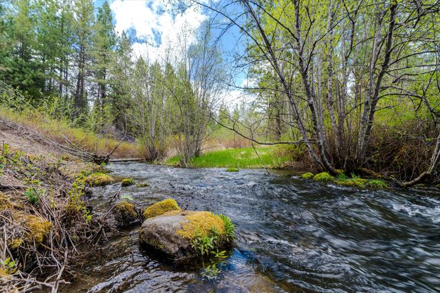 50 Hines Road, Yaak, MT 59935