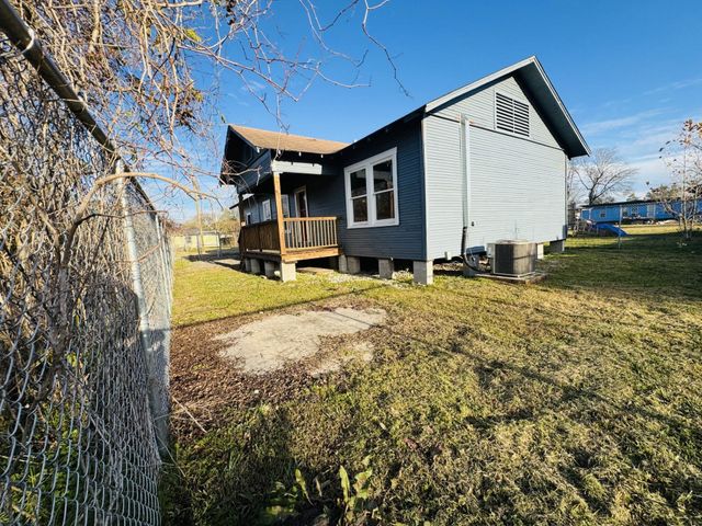 710 Ester Street, Dayton, TX 77535