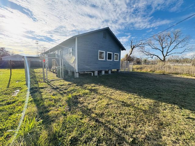 710 Ester Street, Dayton, TX 77535