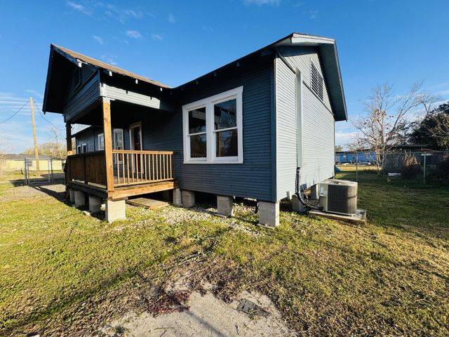 710 Ester Street, Dayton, TX 77535