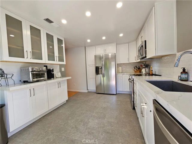 22153 James Alan Circle, Chatsworth, CA 91311