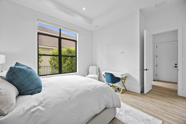 736 Lagoon Drive, North Palm Beach, FL 33408