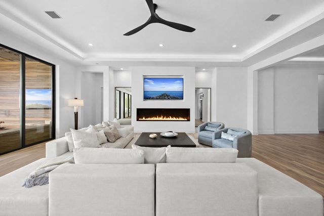 736 Lagoon Drive, North Palm Beach, FL 33408