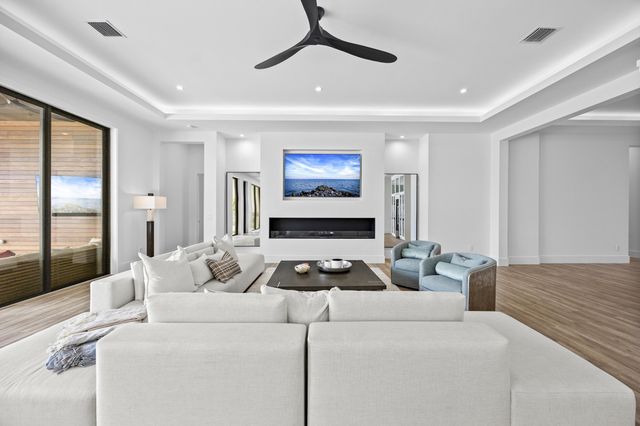 736 Lagoon Drive, North Palm Beach, FL 33408