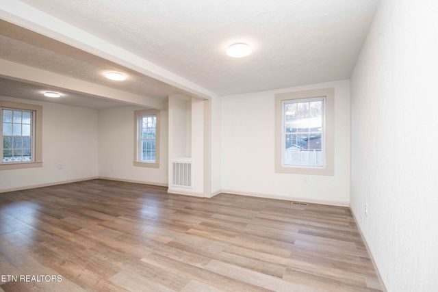 299 Big Mountain Hollow Rd, Oliver Springs, TN 37840