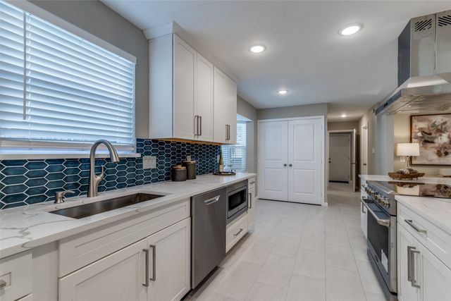 7709 El Pensador Drive, Dallas, TX 75248