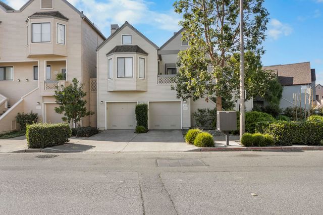 3009 Triumph Dr, Alameda, CA 94501