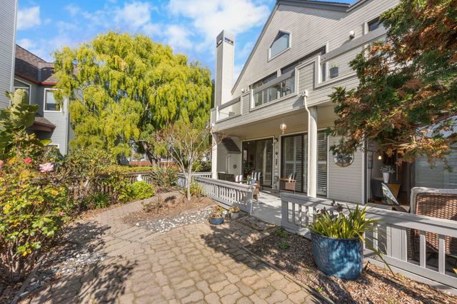3009 Triumph Dr, Alameda, CA 94501