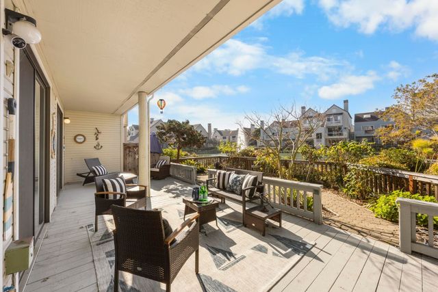 3009 Triumph Dr, Alameda, CA 94501