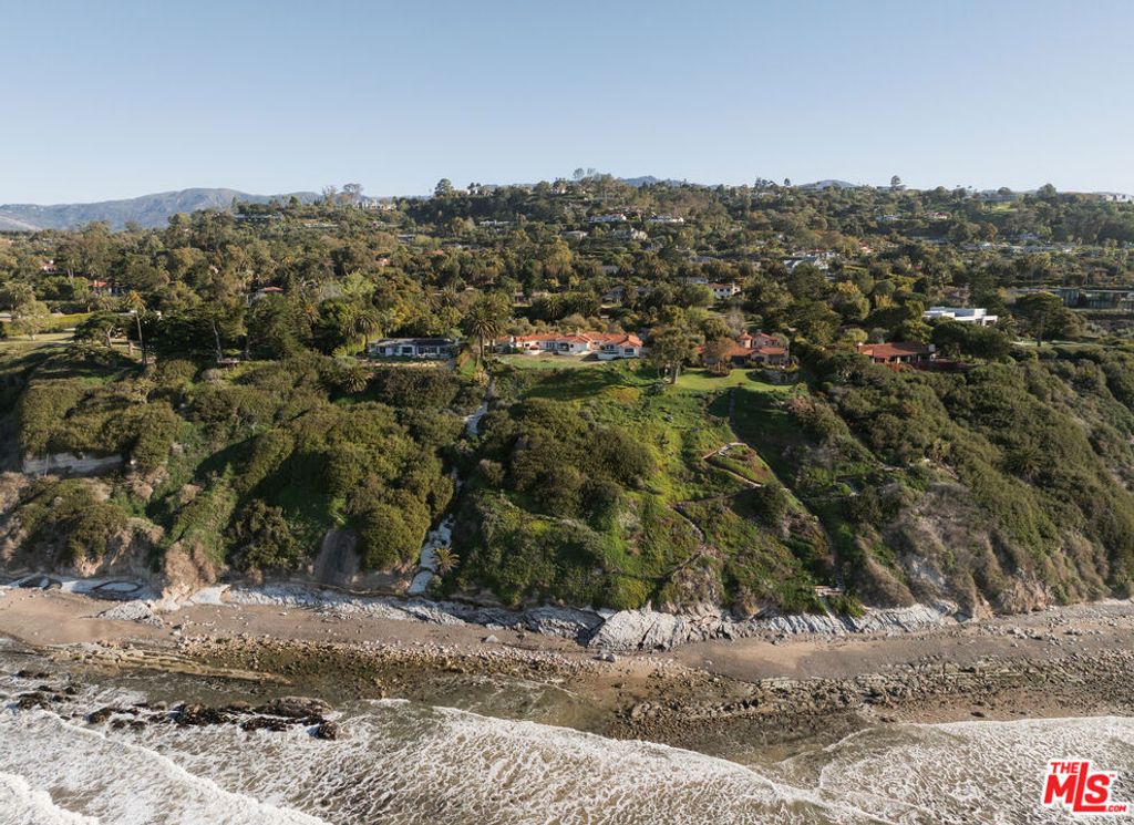 Image 2 of property listing at 4121 Creciente Drive, Santa Barbara, CA 93110