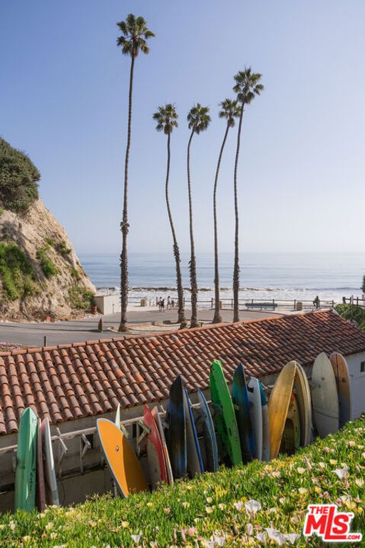 Image 21 of property listing at 4121 Creciente Drive, Santa Barbara, CA 93110