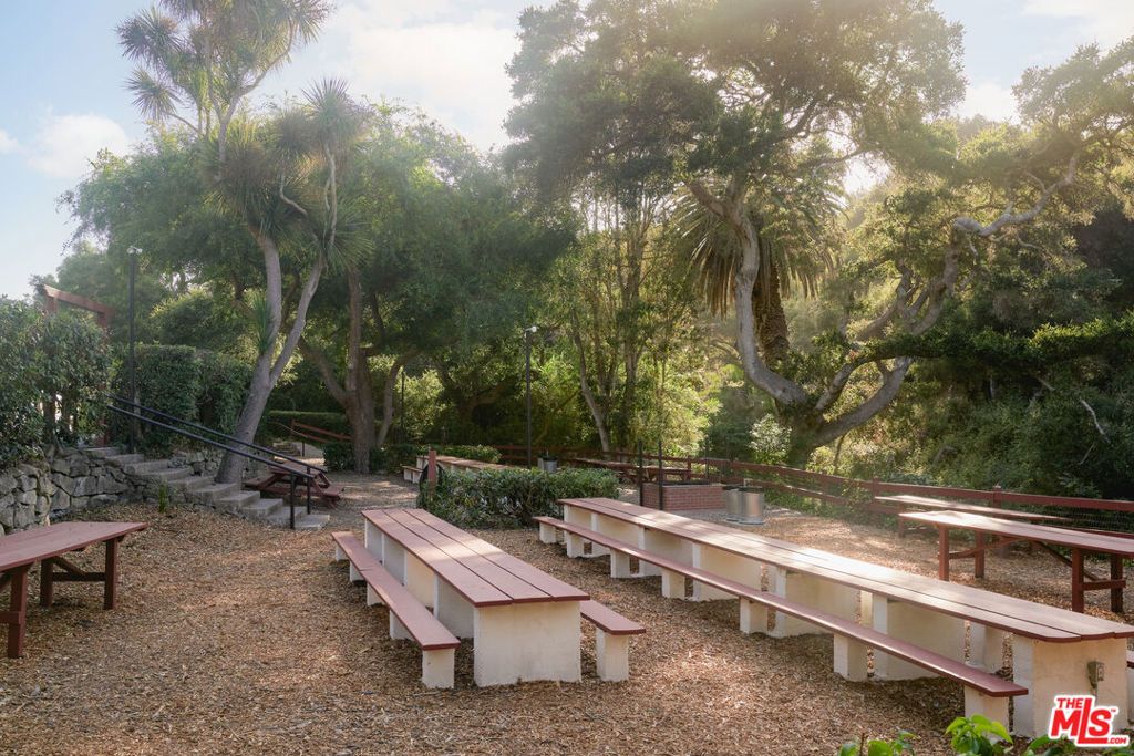 Image 24 of property listing at 4121 Creciente Drive, Santa Barbara, CA 93110