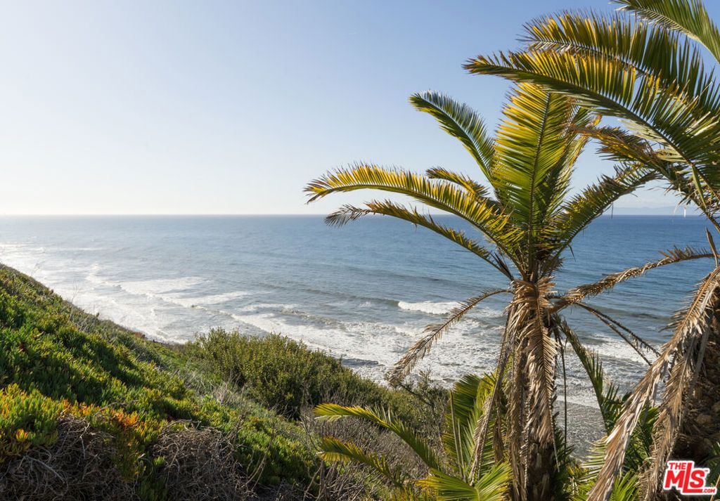 Image 4 of property listing at 4121 Creciente Drive, Santa Barbara, CA 93110