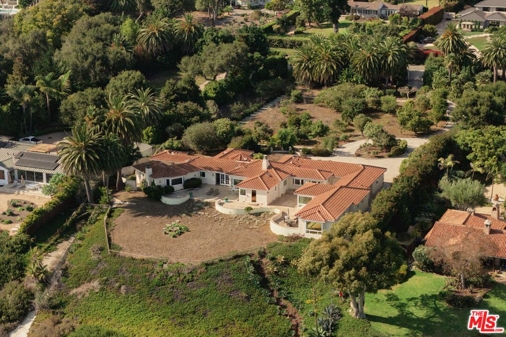 Image 9 of property listing at 4121 Creciente Drive, Santa Barbara, CA 93110