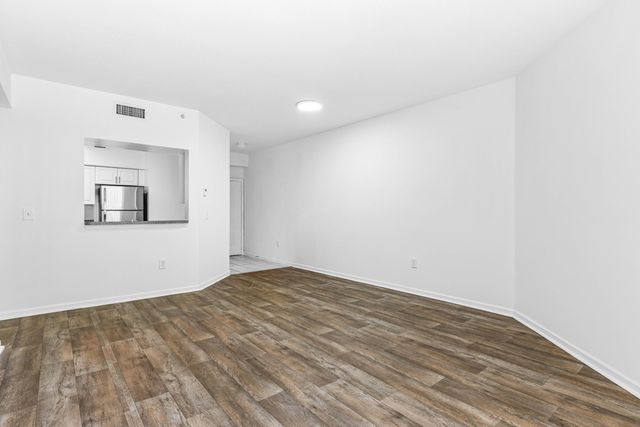 1961 BRANDYWINE Road 304, West Palm Beach, FL 33409