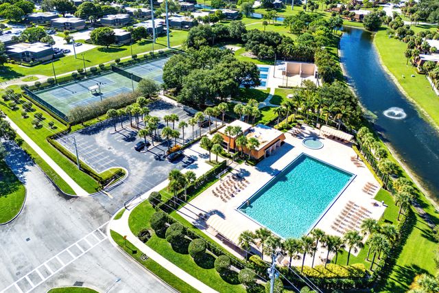 1961 BRANDYWINE Road 304, West Palm Beach, FL 33409
