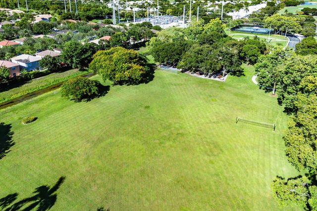 1961 BRANDYWINE Road 304, West Palm Beach, FL 33409