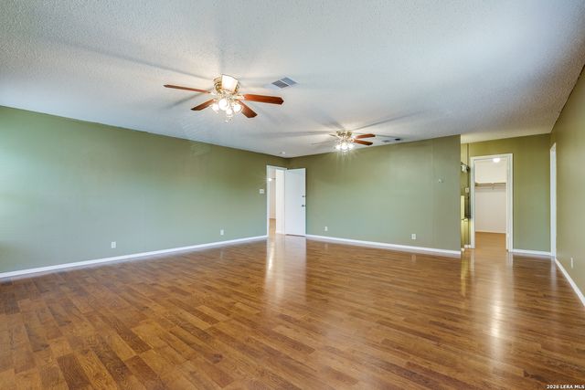 9507 Shadowbrook, San Antonio, TX 78254