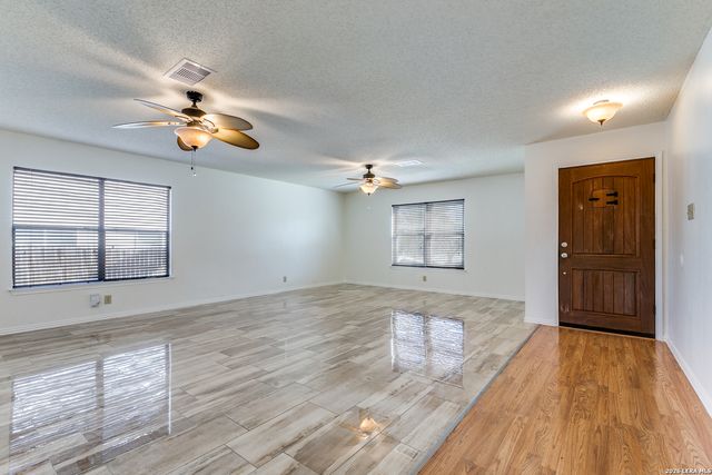 9507 Shadowbrook, San Antonio, TX 78254