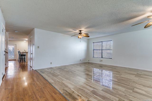 9507 Shadowbrook, San Antonio, TX 78254