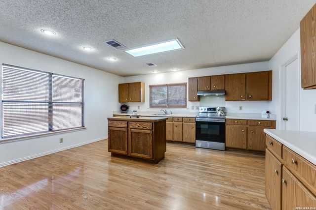 9507 Shadowbrook, San Antonio, TX 78254