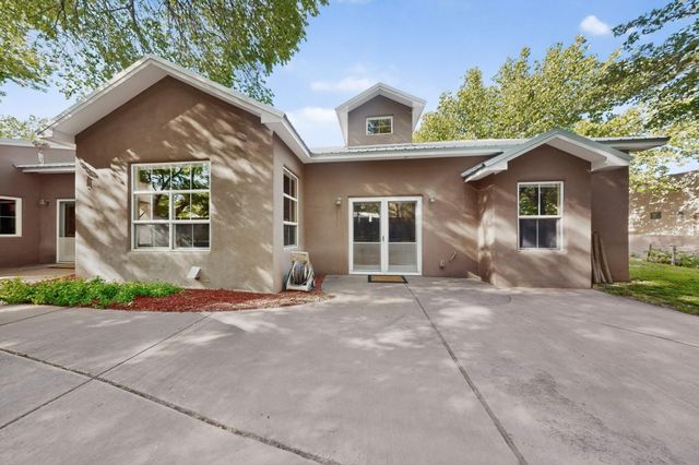 1630 Rancho Guadalupe Trail NW, Albuquerque, NM 87107
